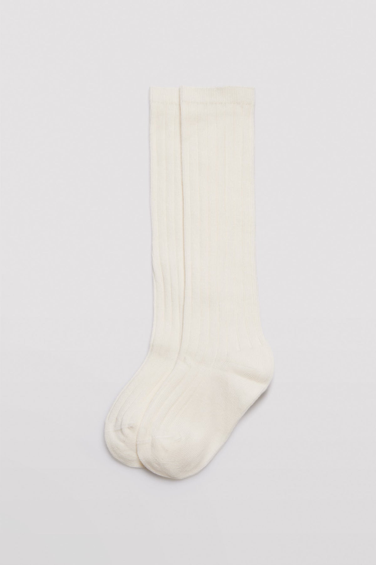 02856-calcetines-altos-basicos-infantil-ysabel-mora - Marfil
