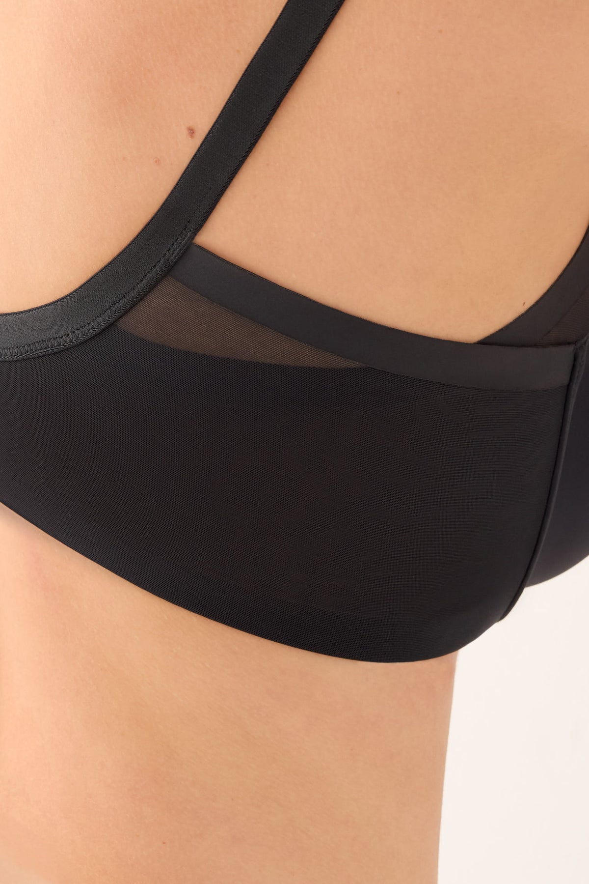 10160-04-nomarks-sujetador-capacidad-con-aro-con-relleno-sol-negro-ysabel-mora
