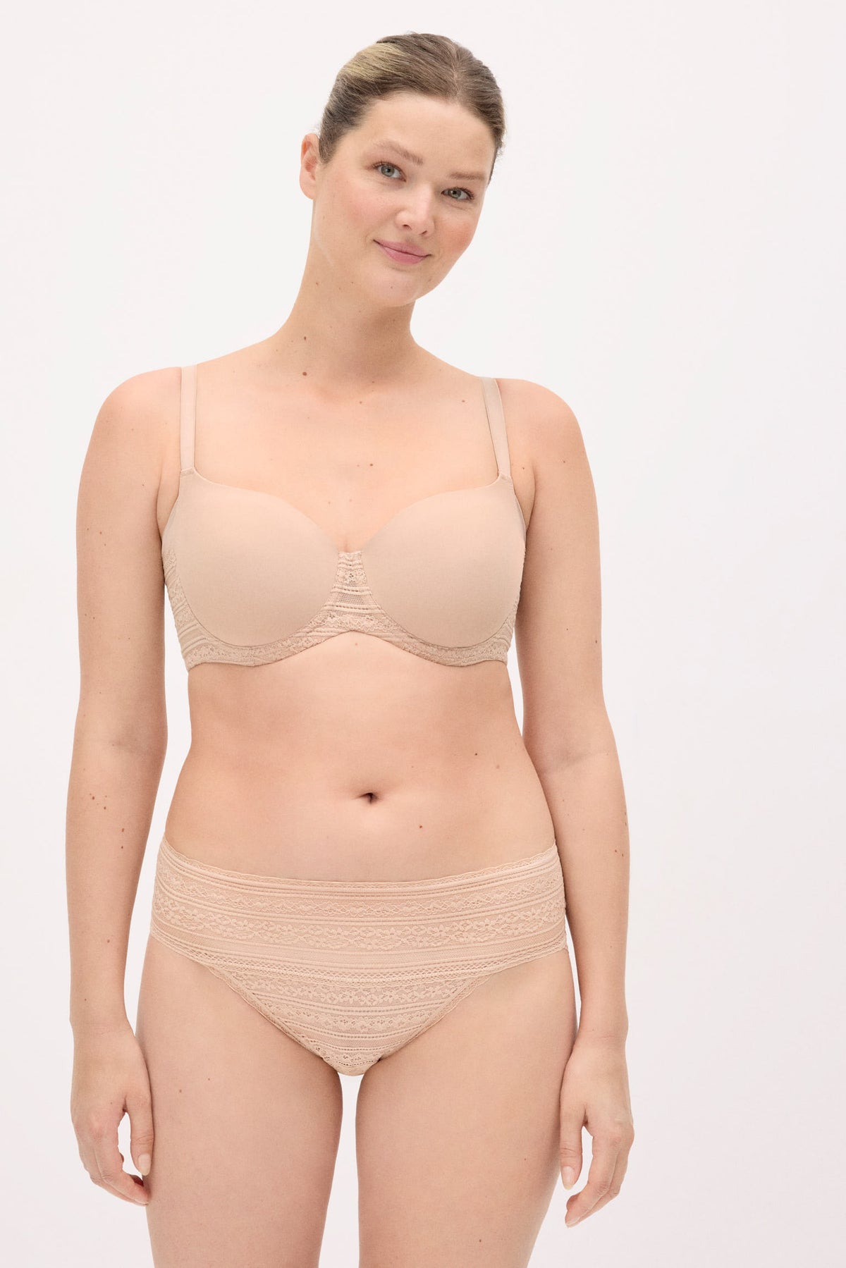 10173-1-conjunto-interior-lencero-sujetador-capacidad-con-aro-con-relleno-braga-midi-nude-love-sets-paula-echevarria