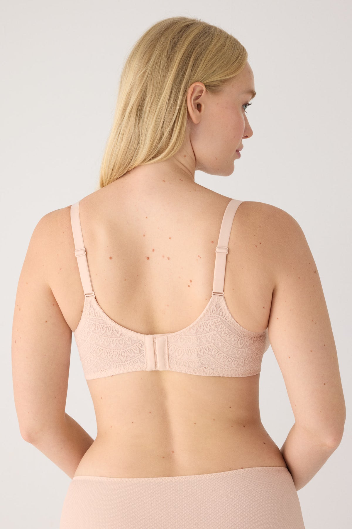 Soutien-gorge minimiseur emboîtant nude à armatures sans rembourrage