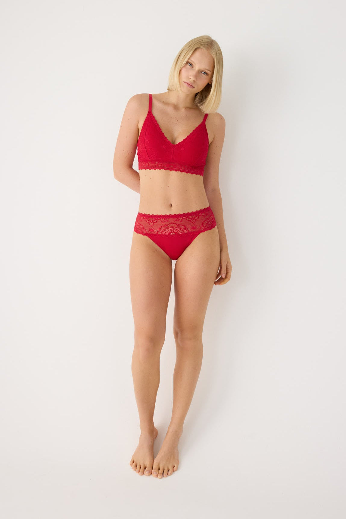 Culotte midi dentelle rouge