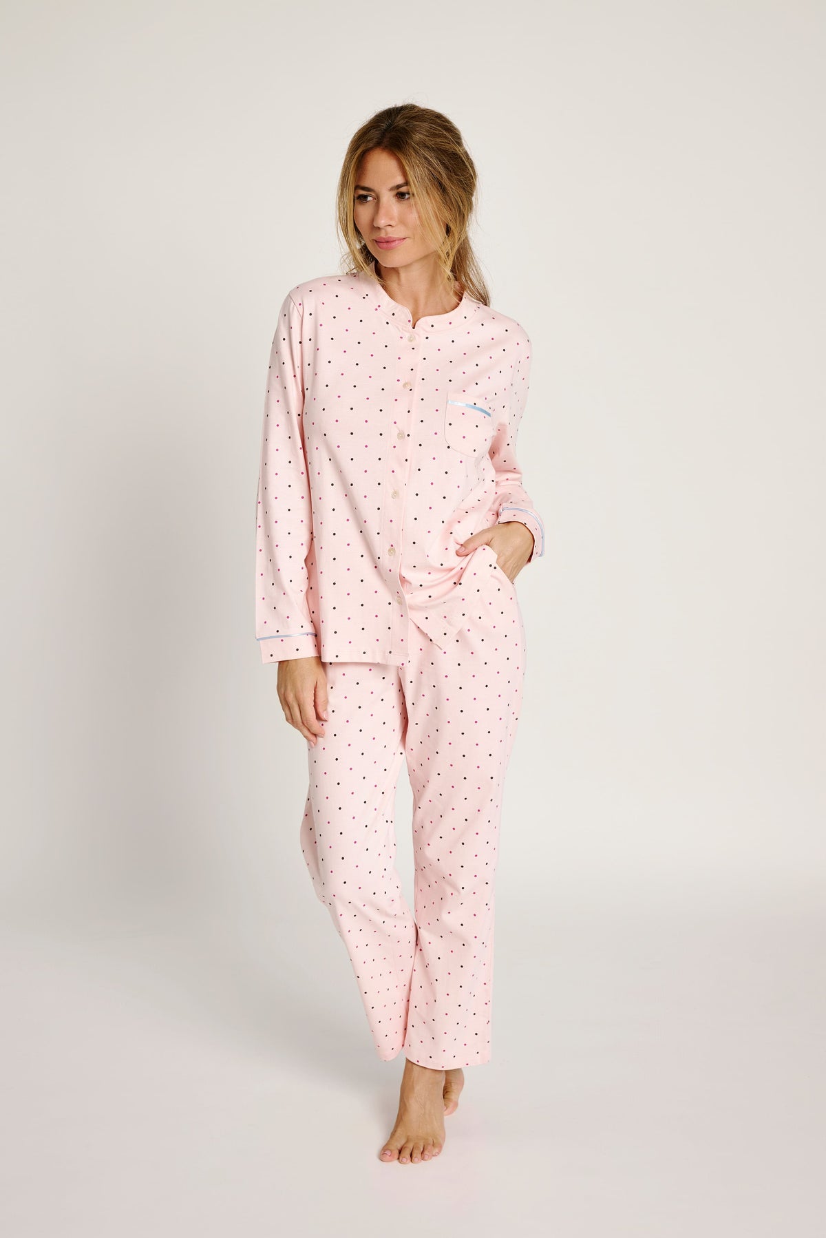 12011019-1-pijama-camisero-estampado-lunares
