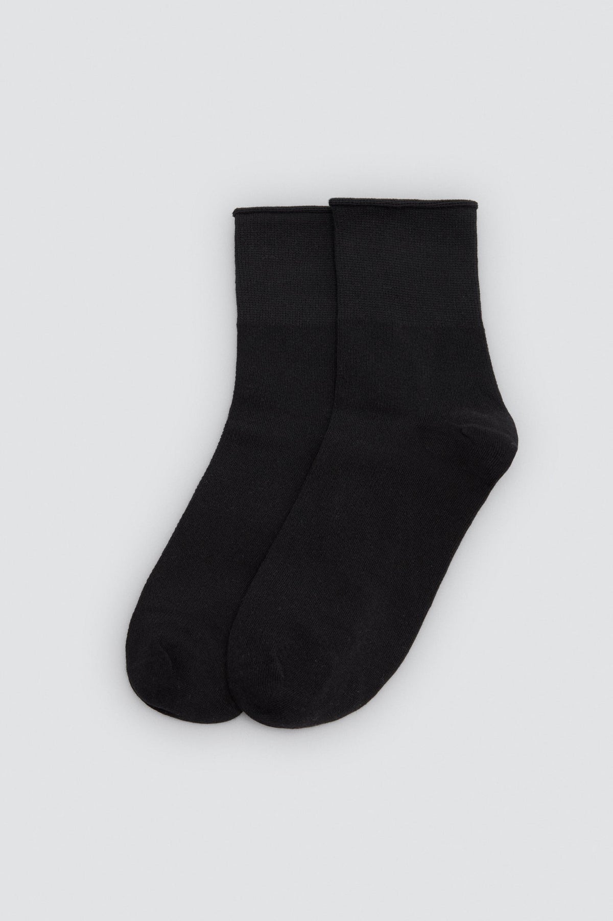 12996_NEGRO-pack-3-calcetines-mujer-transpirables-basicos-negros-ysabel-mora