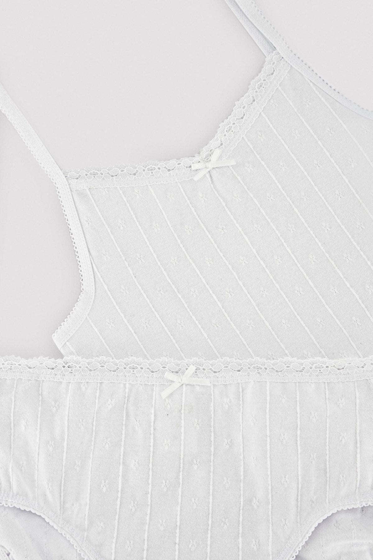 Conjunto infantil interior camiseta y braga blanco - Ysabel Mora
