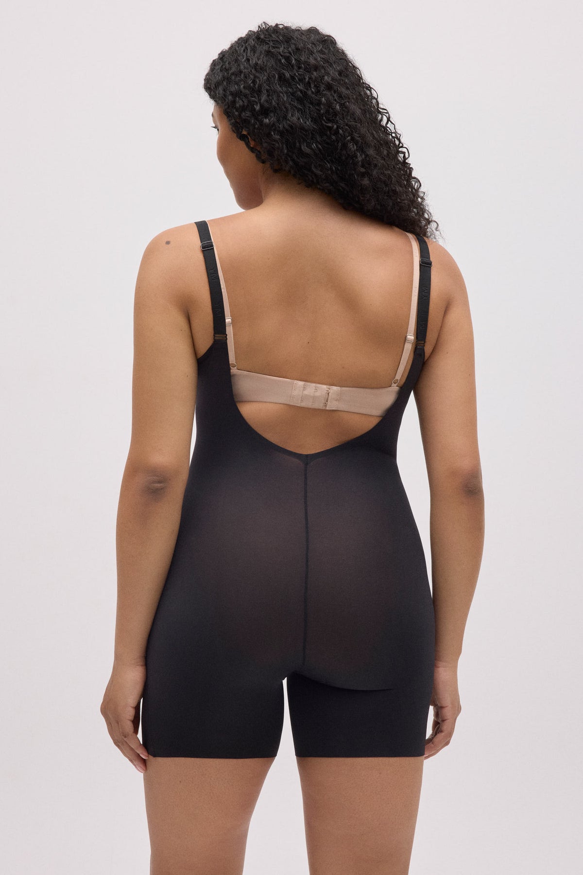 19051-1-body-faja-mujer-con-abertura-ysabel-mora-negro