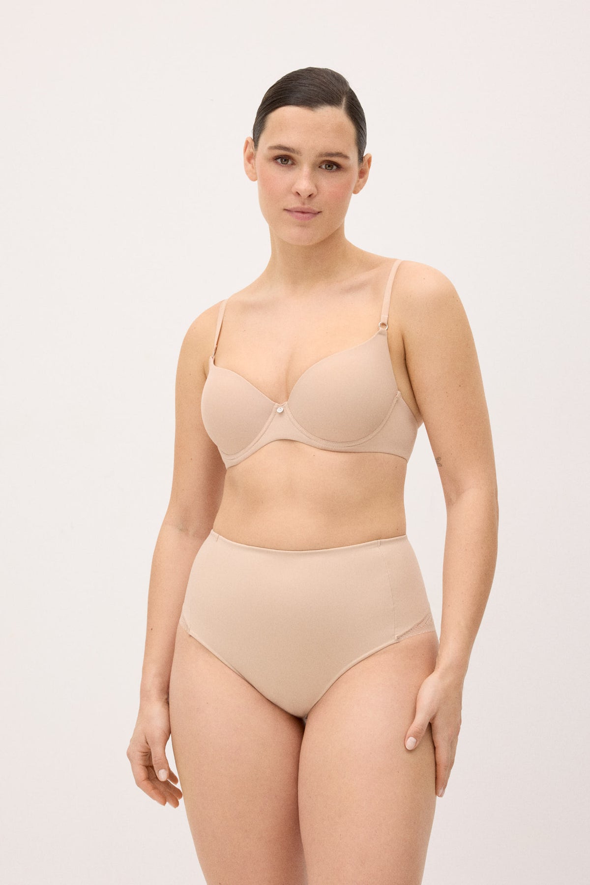 shapewear-fantasia-tanga-reductor-compresion-media-encaje-nude-ysabel-mora