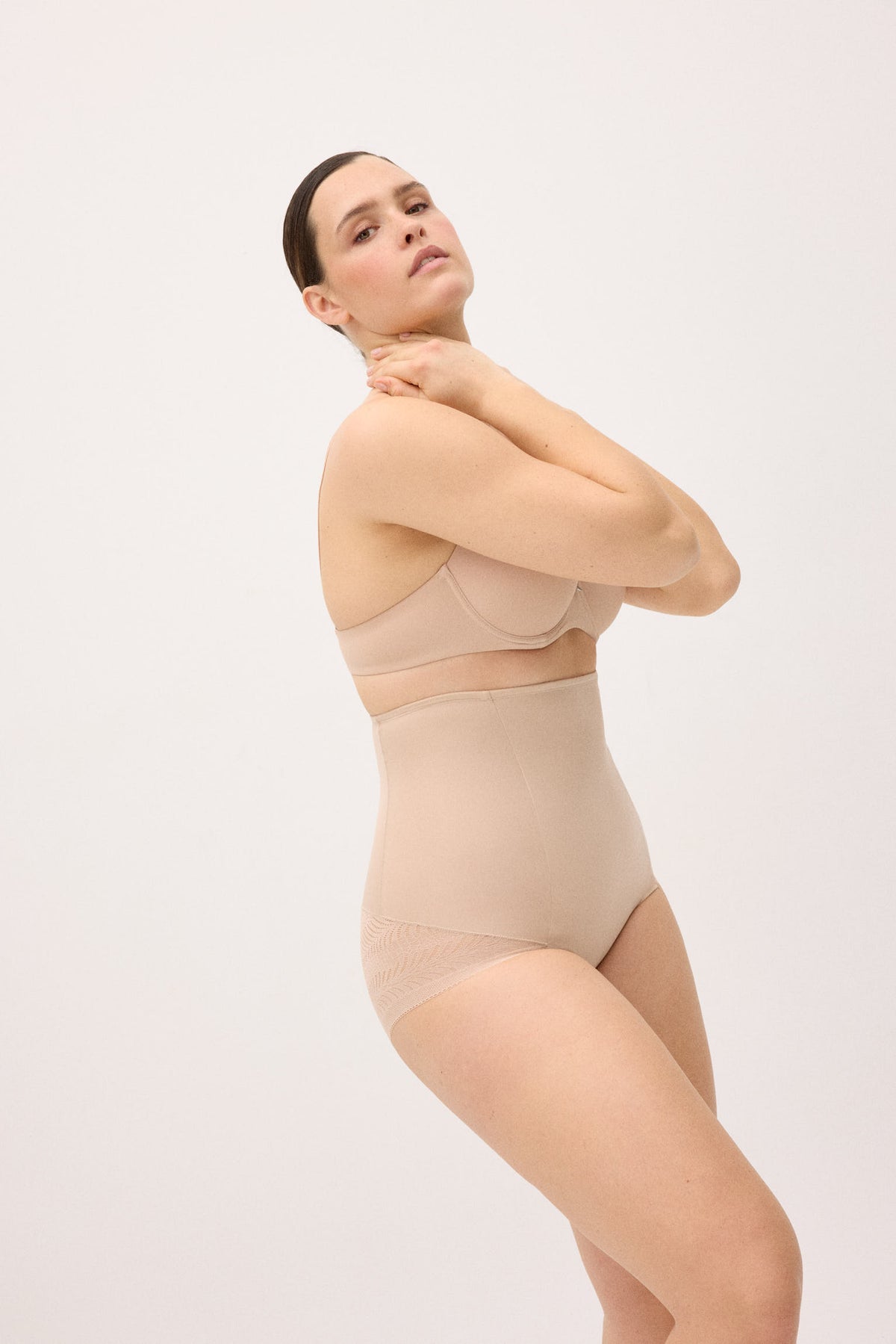 shapewear-fantasia-braga-alta-de-reductora-con-encaje-nude-ysabel-mora