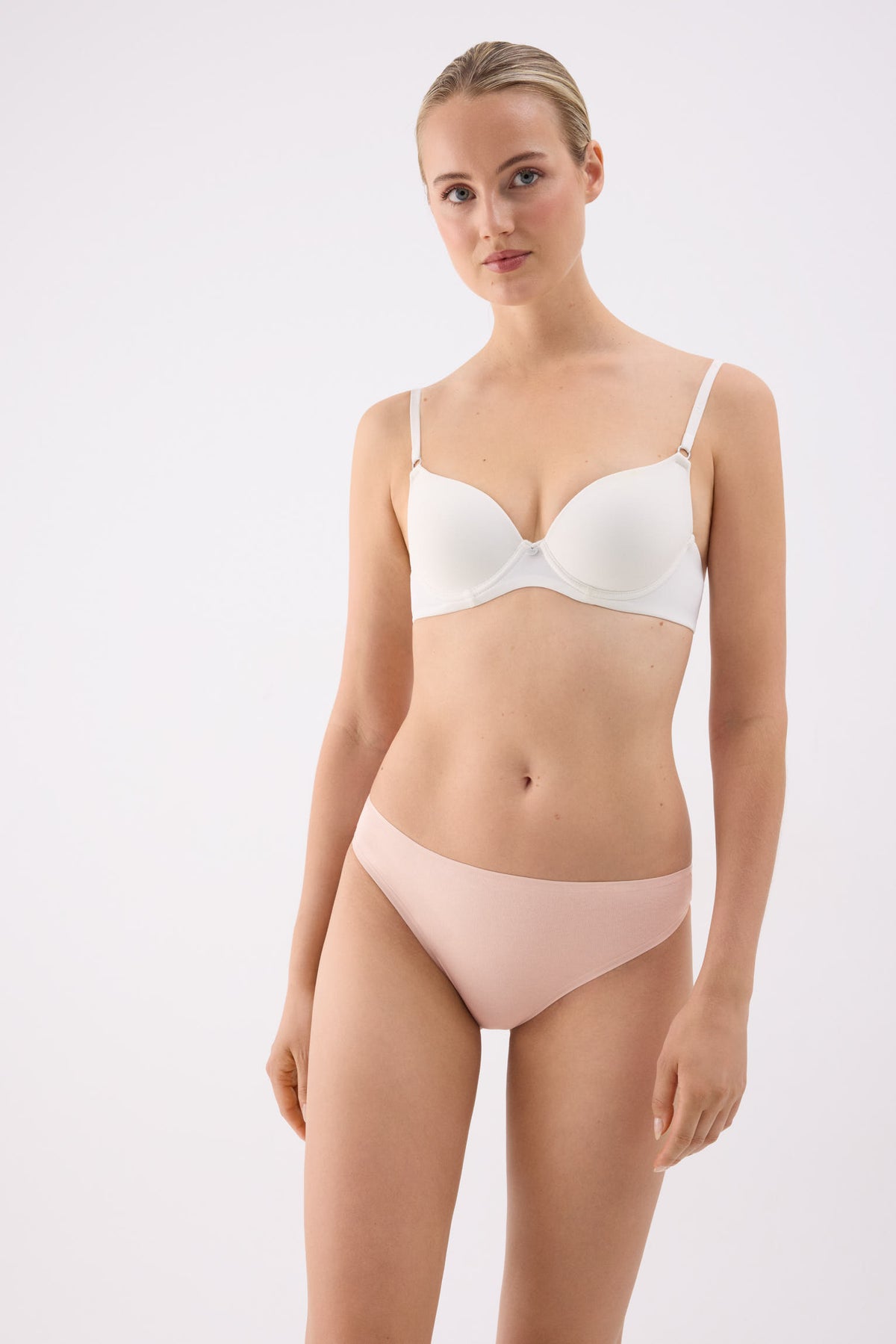 Pack de 4 strings basiques en coton coloris assortis