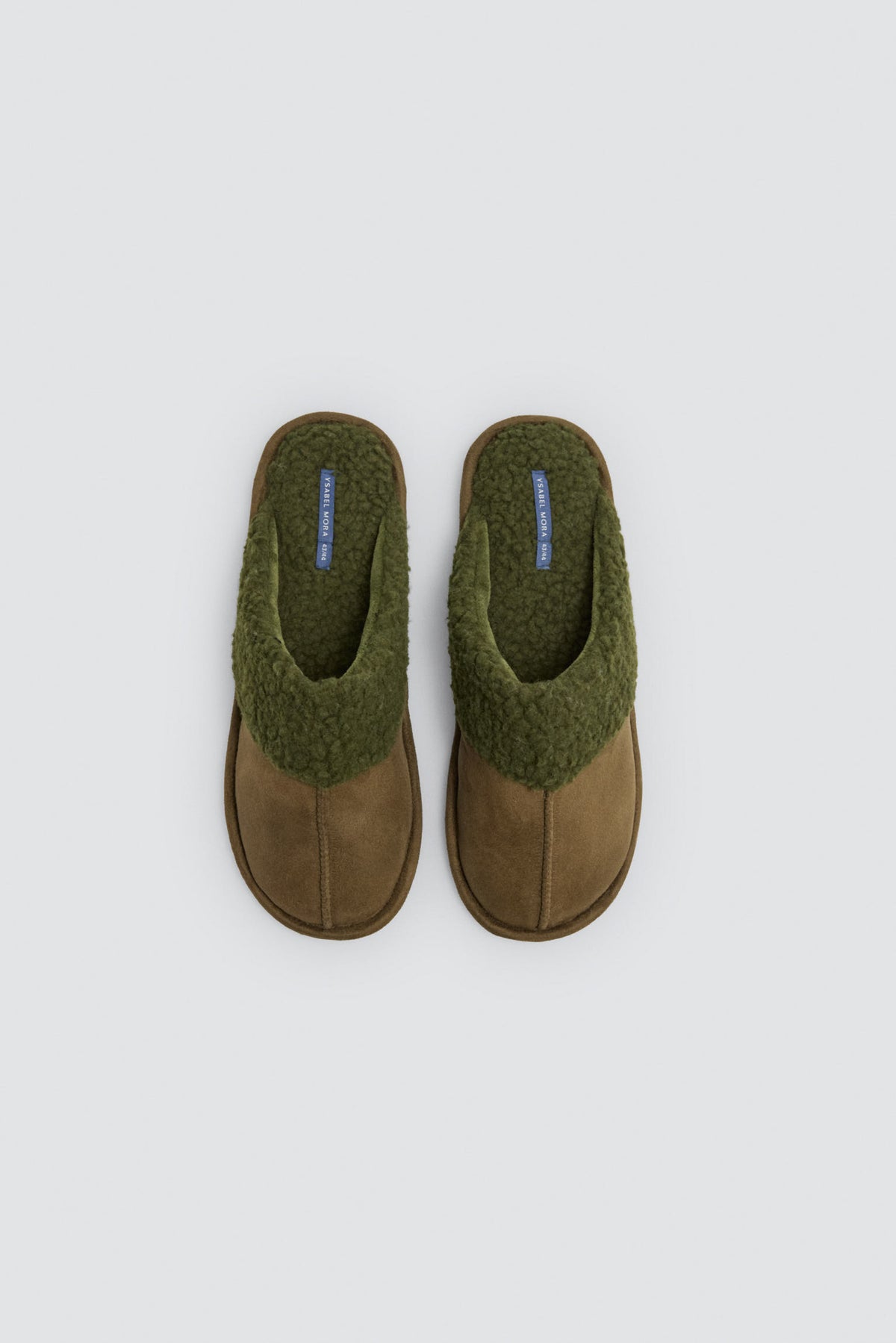 Chaussons homme verts ouverts au talon effet mouton