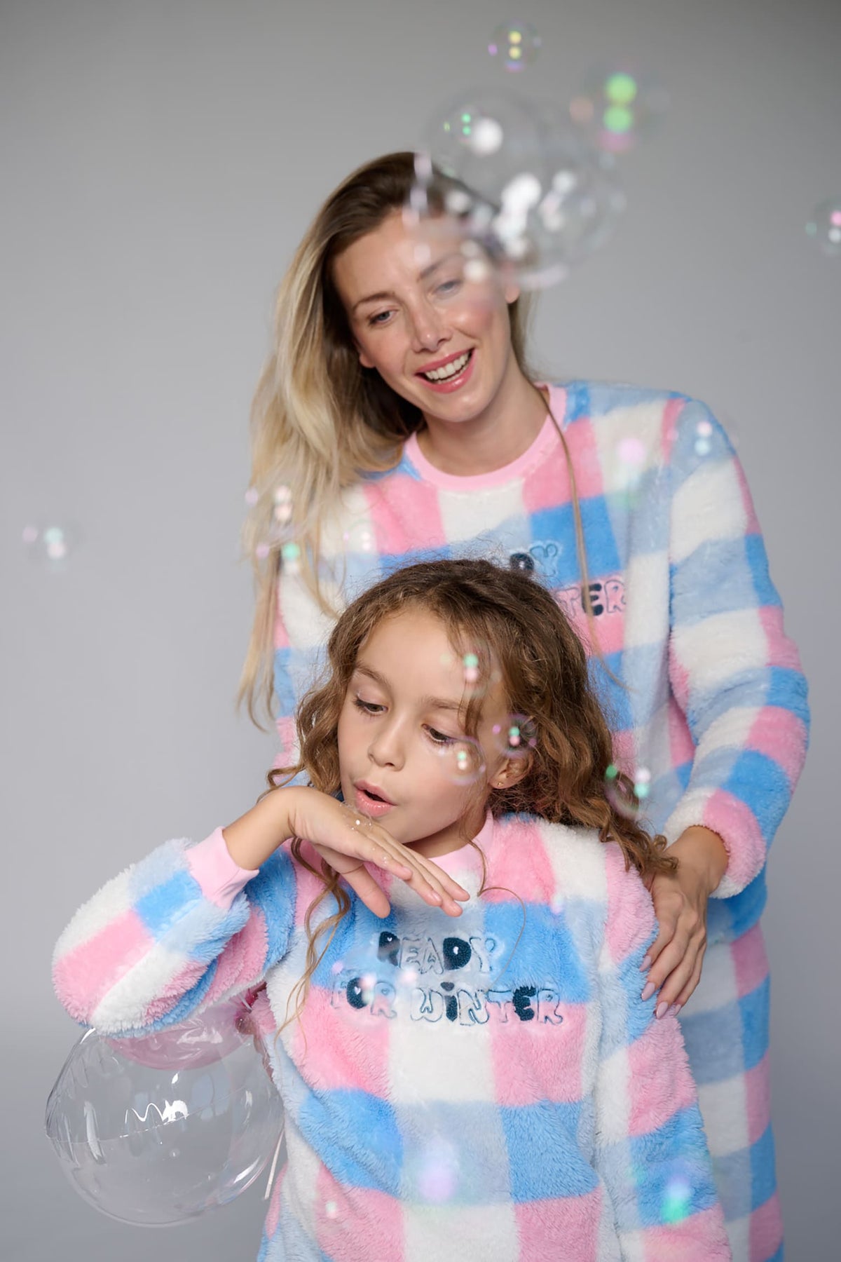 26232-pijama-largo-polar-borreguito-mujer-estampado-cuadros