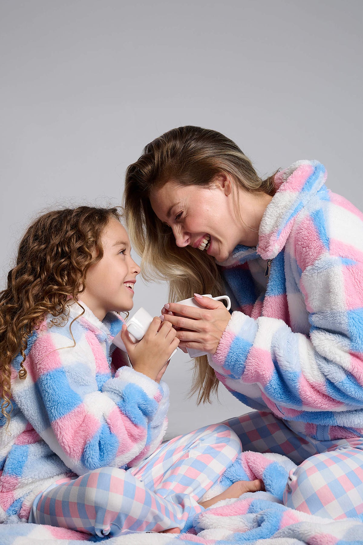 Bata corta polar de borreguito a cuadros para mujer con cremallera, prenda de abrigo para el hogar durante el invierno.
