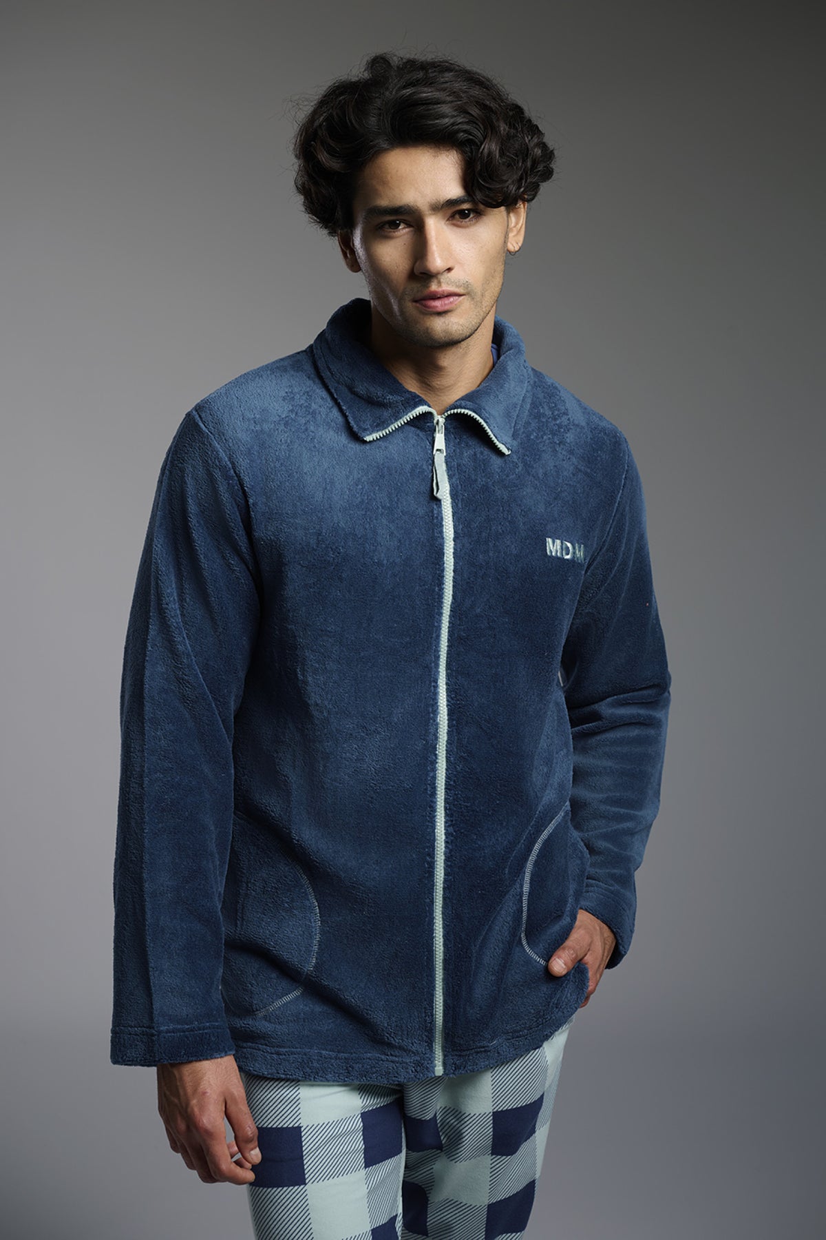 Peignoir court homme polaire corail bleu marine zip contrasté