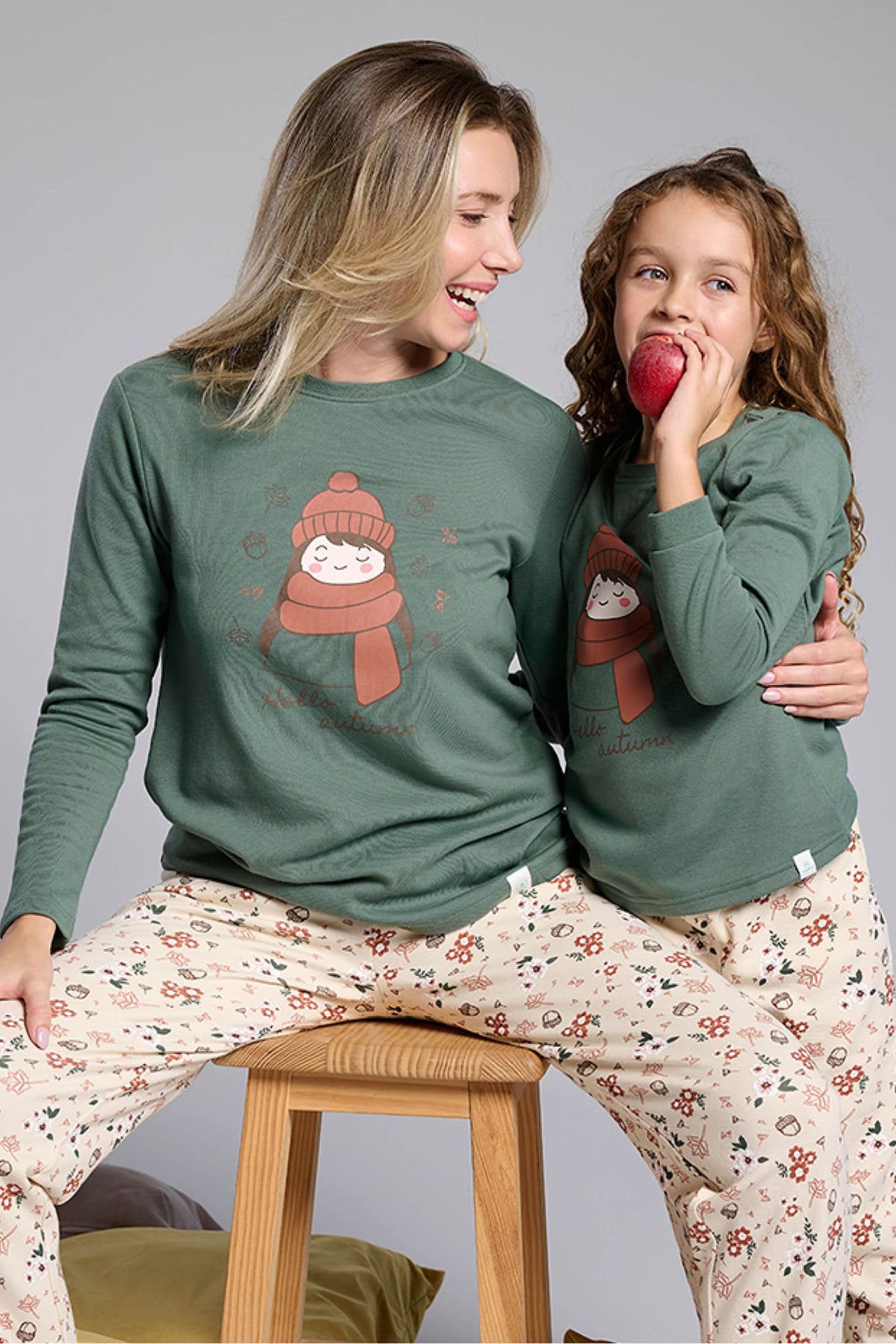 Pyjama long fille molletonné Hello Autumn imprimé automnal