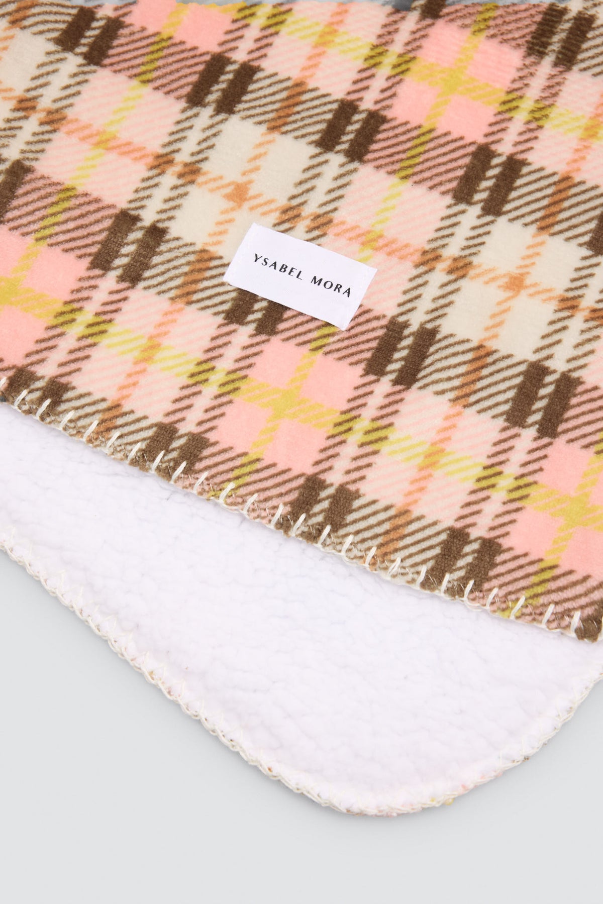 Plaid effet mouton à carreaux