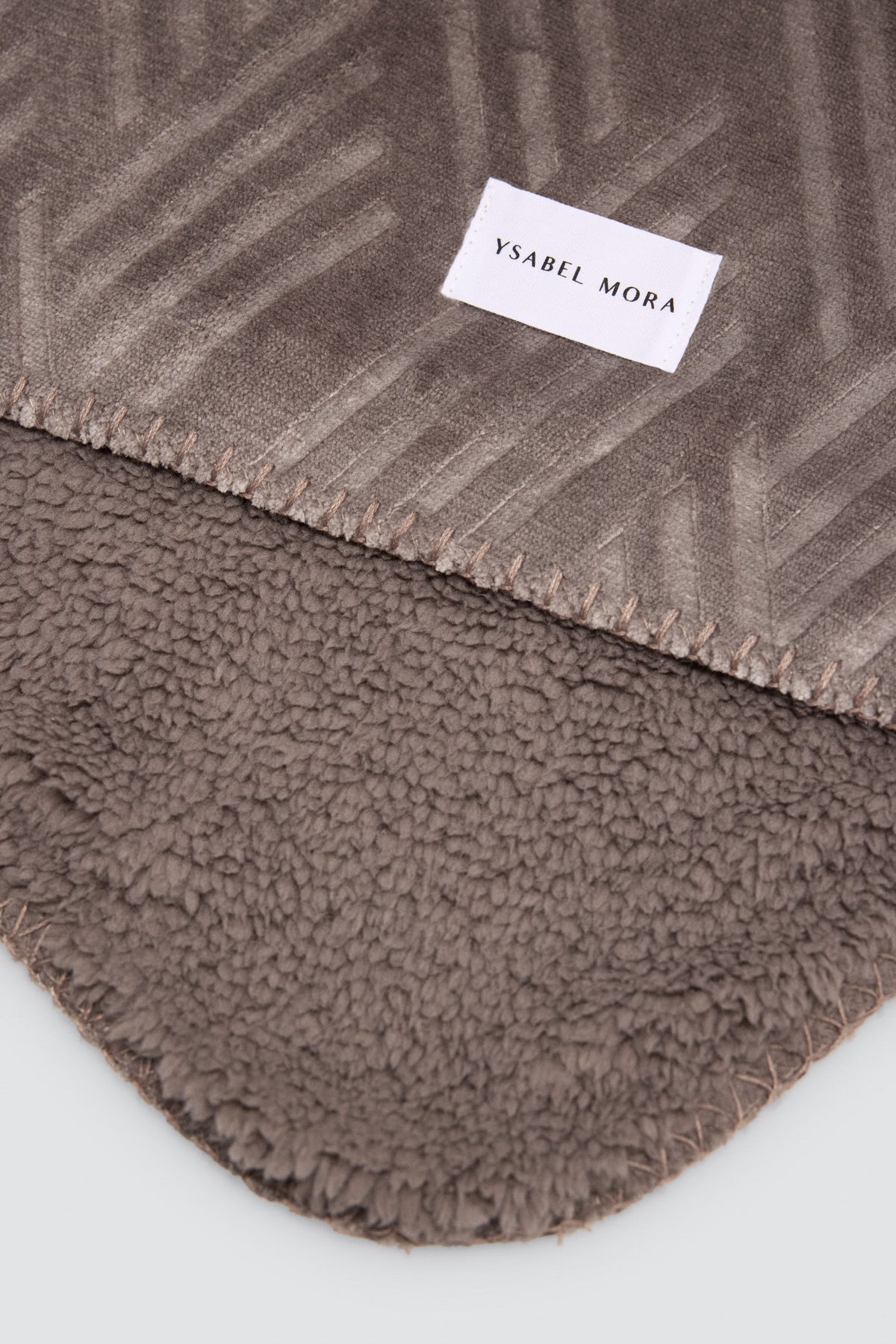 Plaid texturé marron effet mouton