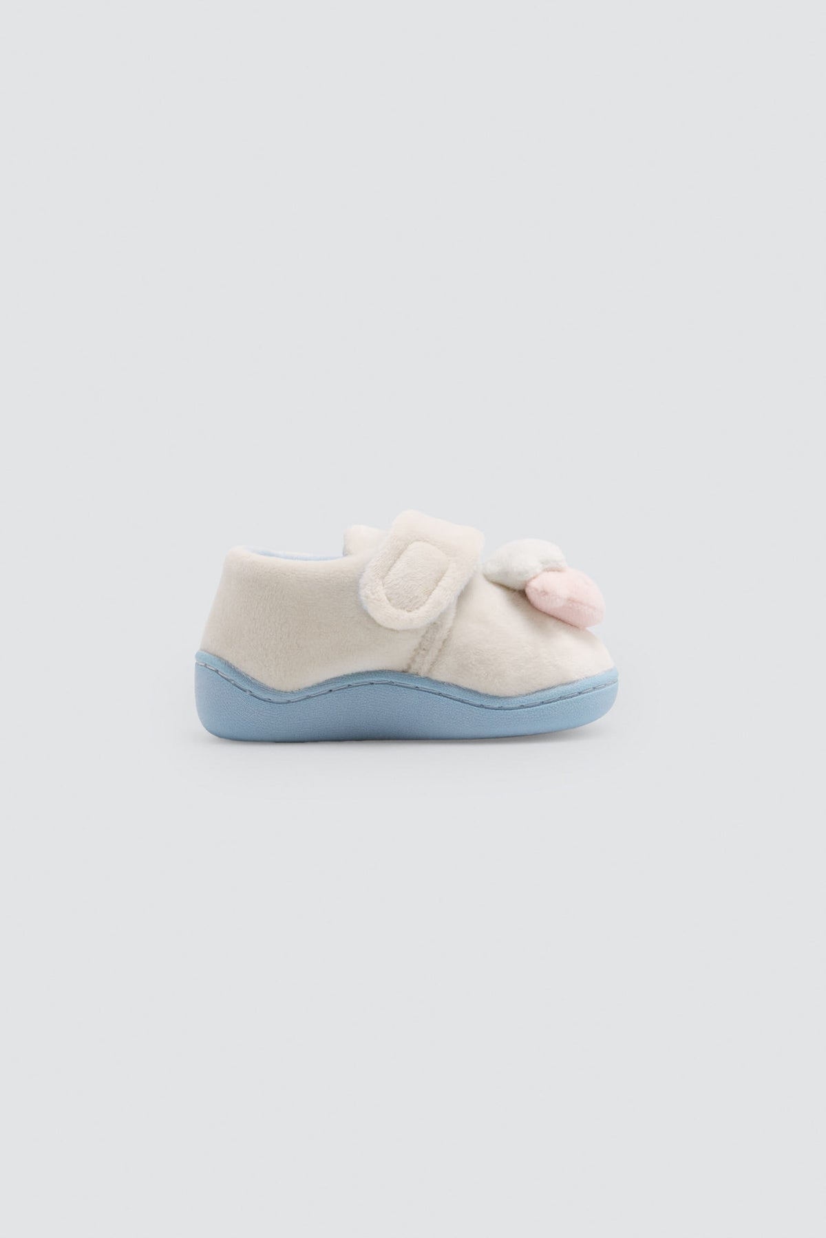 Chaussons bébé fermés avec mouton 3D
