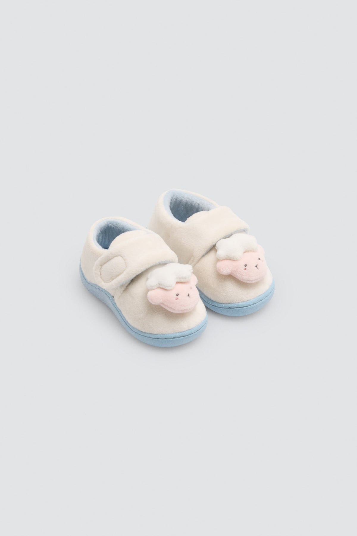 Chaussons bébé fermés avec mouton 3D