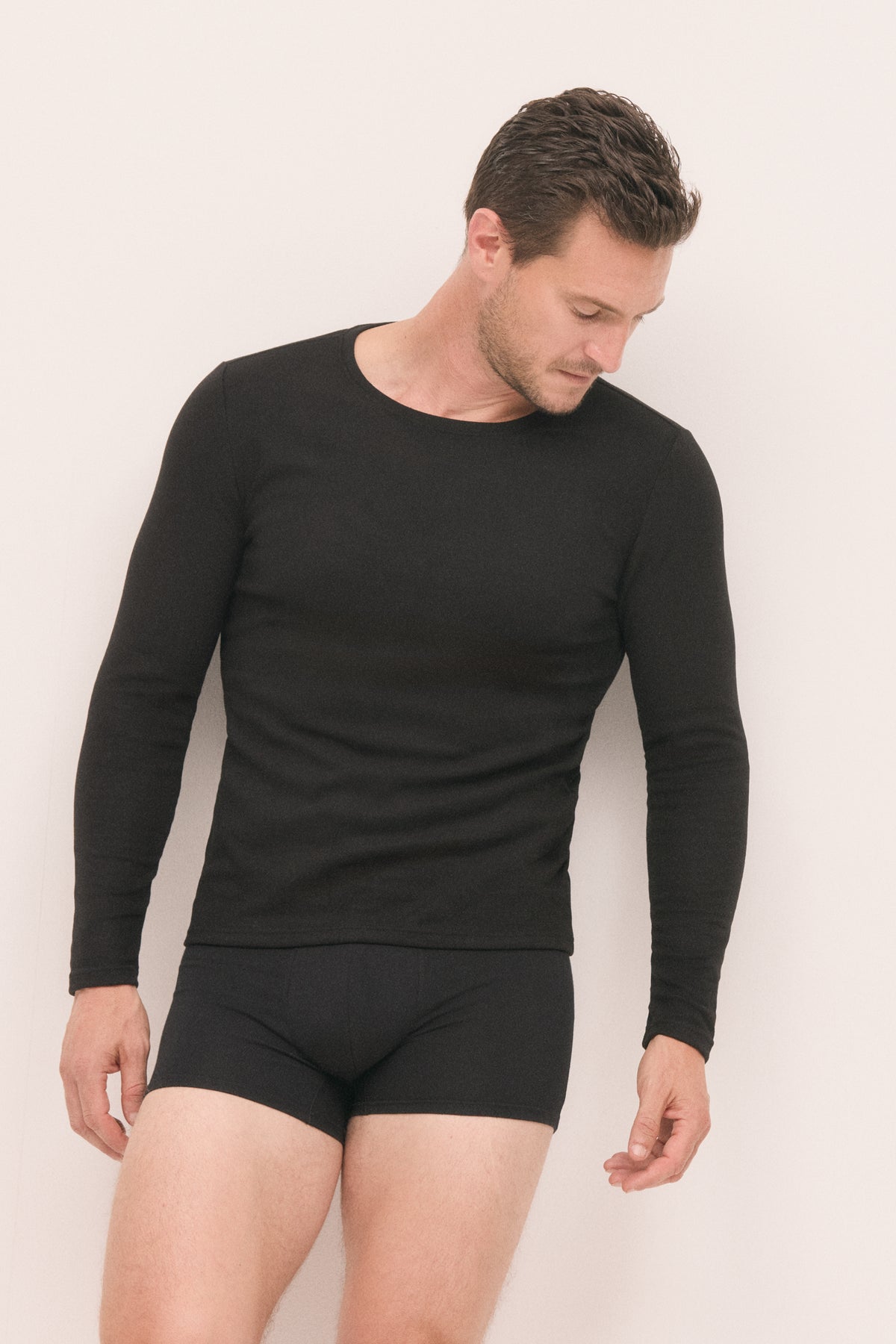 SUPER TÉRMICO Camiseta afelpada hombre negro - Ysabel Mora