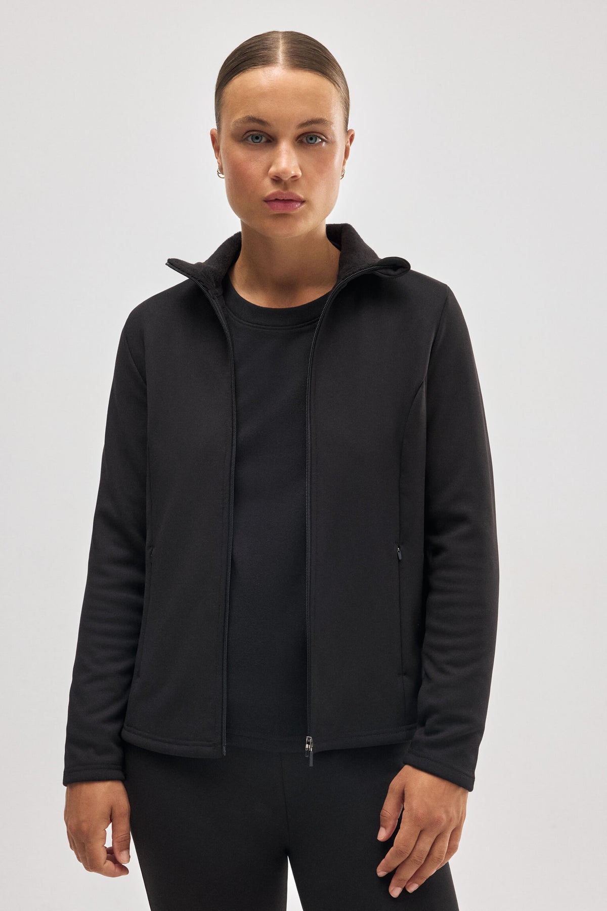 70913-1-chaqueta-termica-ajustada-deportiva-negro
