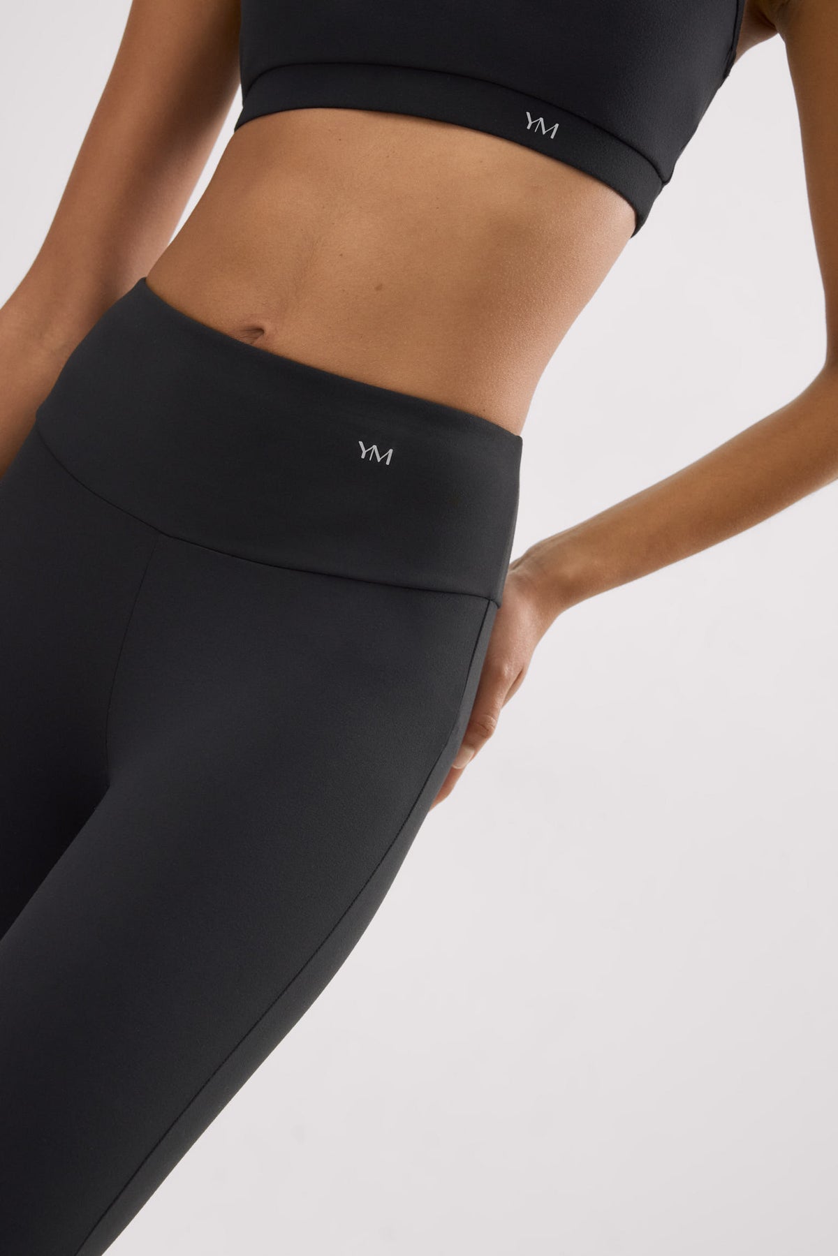 Leggings deportivos de tiro alto tacto algodonero negro - Ysabel Mora