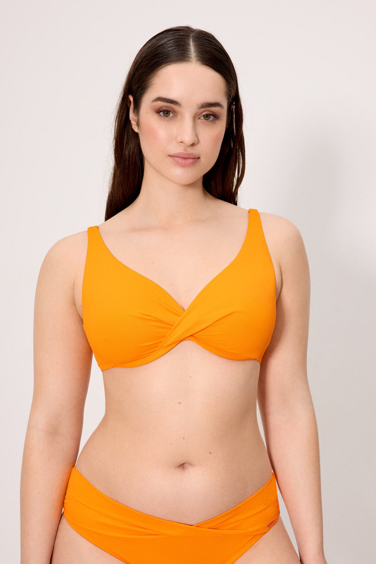 83344-sunset-yellow-top-bikini-mujer-reductor-micropique-amarillo-copa-c--ysabel-mora