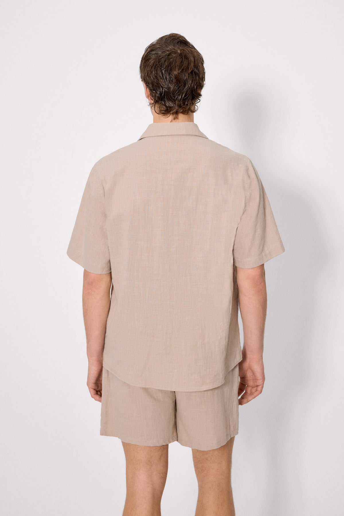 Camisa manga corta abotonada efecto lino topo - Ysabel Mora