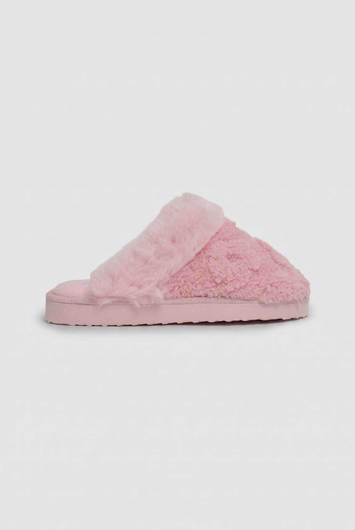 Chaussons roses en fourrure douce