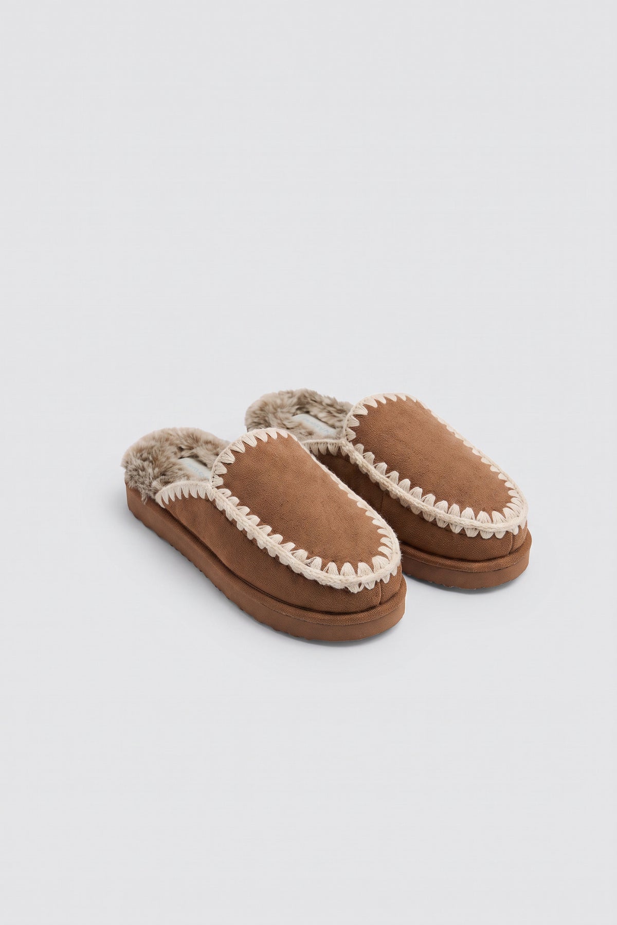 Chaussons style mocassin camel