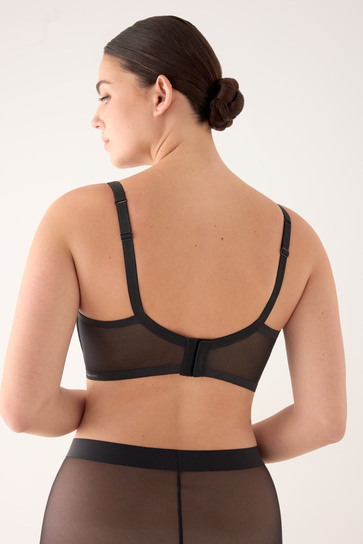 10184-02-nomarks-sujetador-reductor-sin-aro-sin-relleno-aura-negro-ysabel-mora