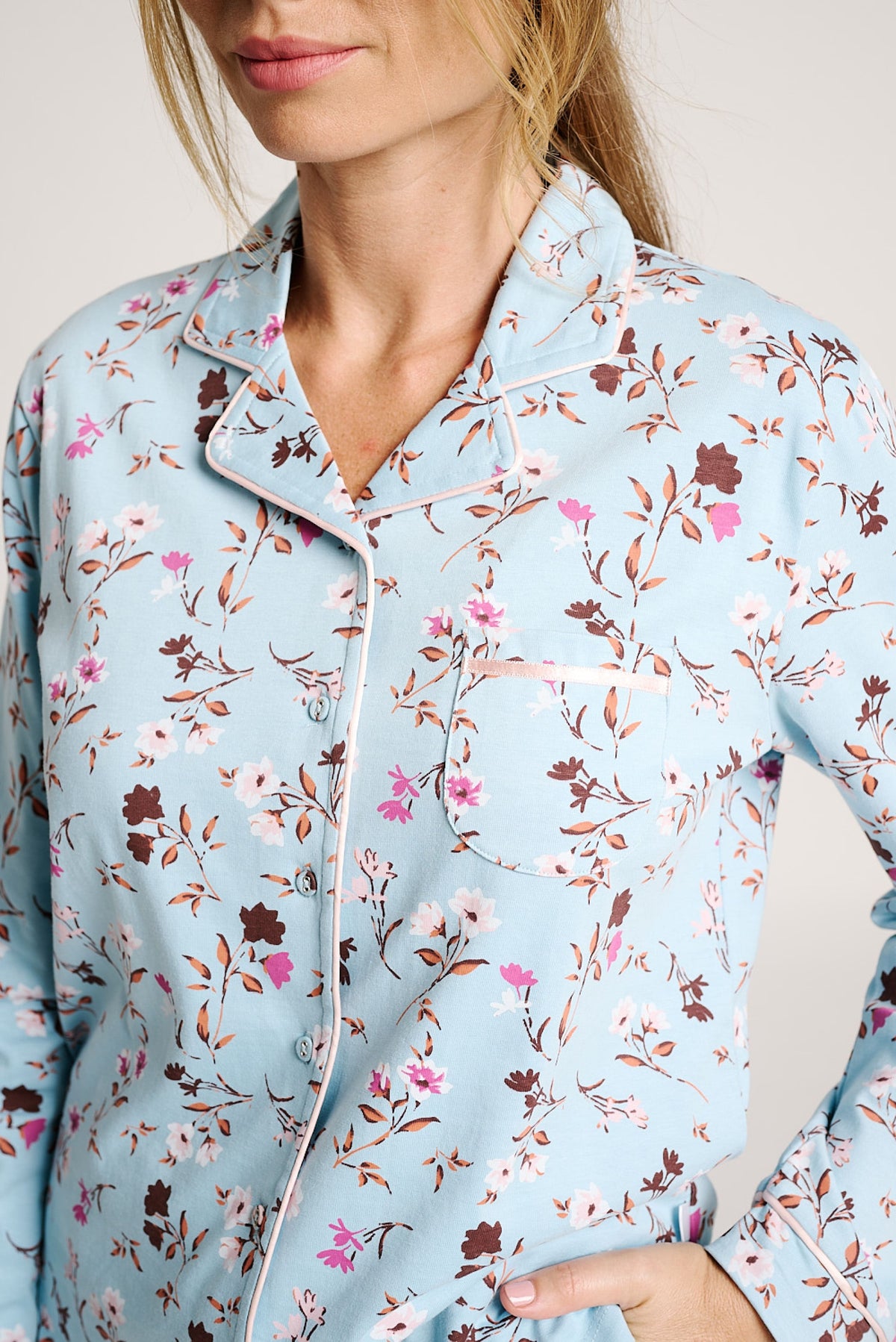 12011018-4-pijama-camisero-estampado-floral