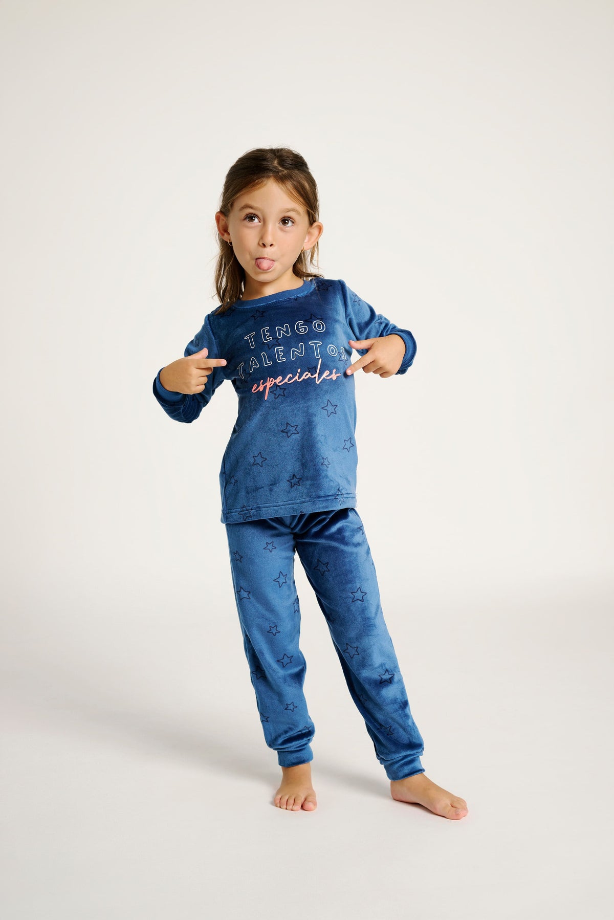 16011007-1-pijama-infantil-terciopelo-azul-estrellas