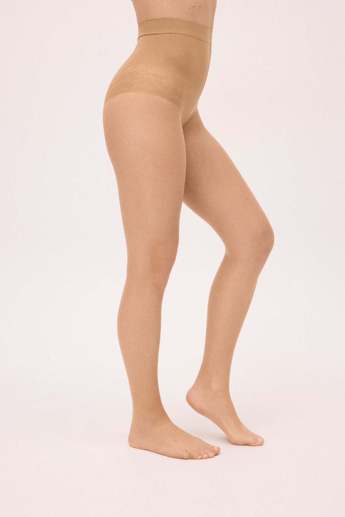 Panty reductor irrompible 10 denier natural - Ysabel Mora