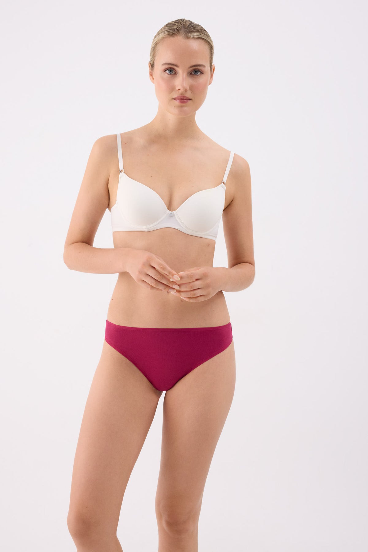 Pack de 4 strings basiques en coton coloris assortis