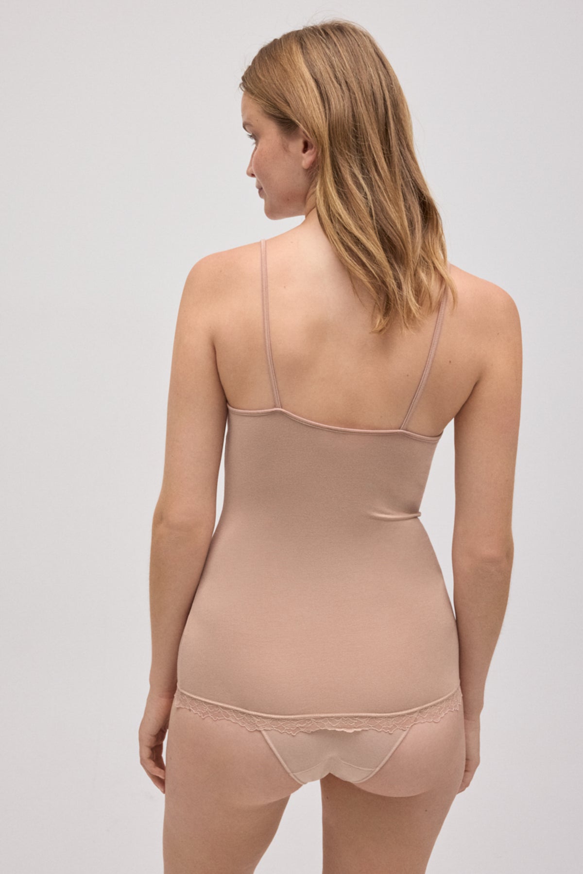 19459-2-camiseta-interior-tirante-fino-mujer-detalle-encaje-ysabel-mora