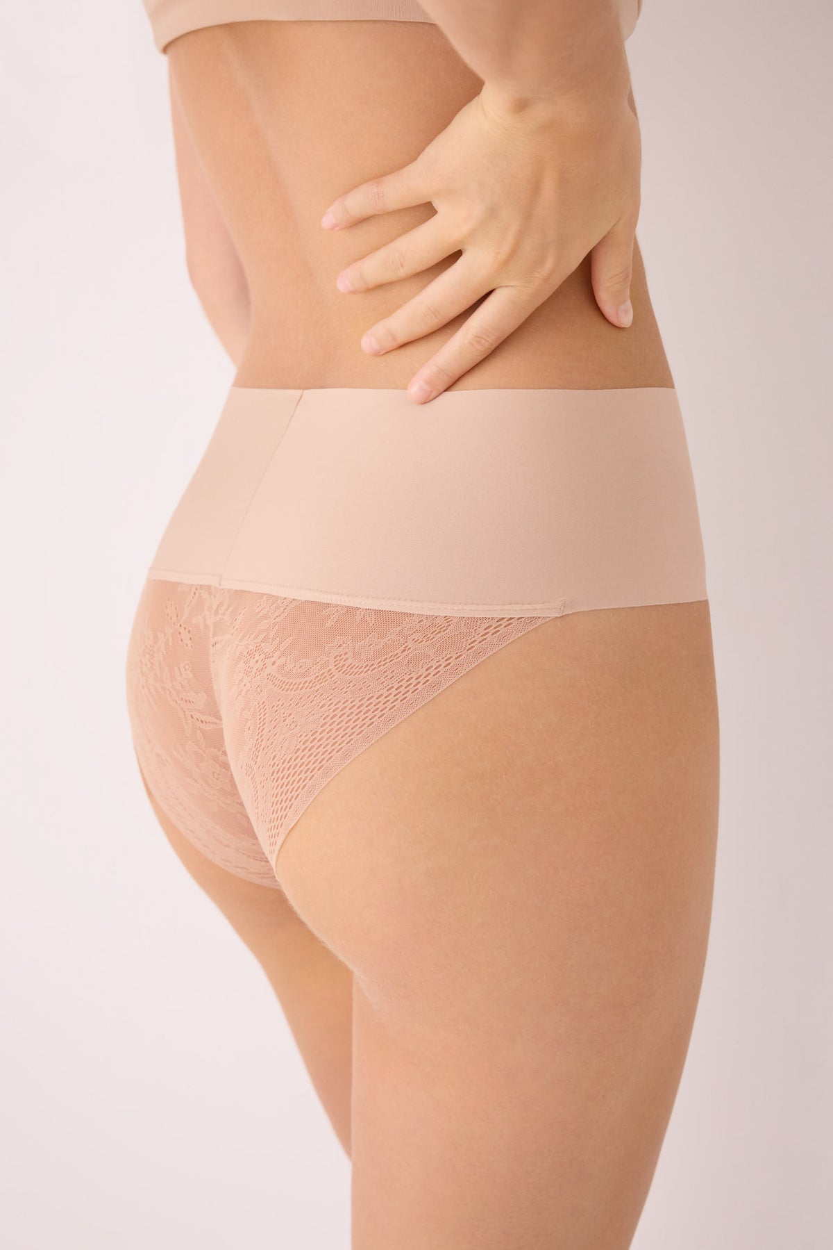 Culotte midi découpe laser nude