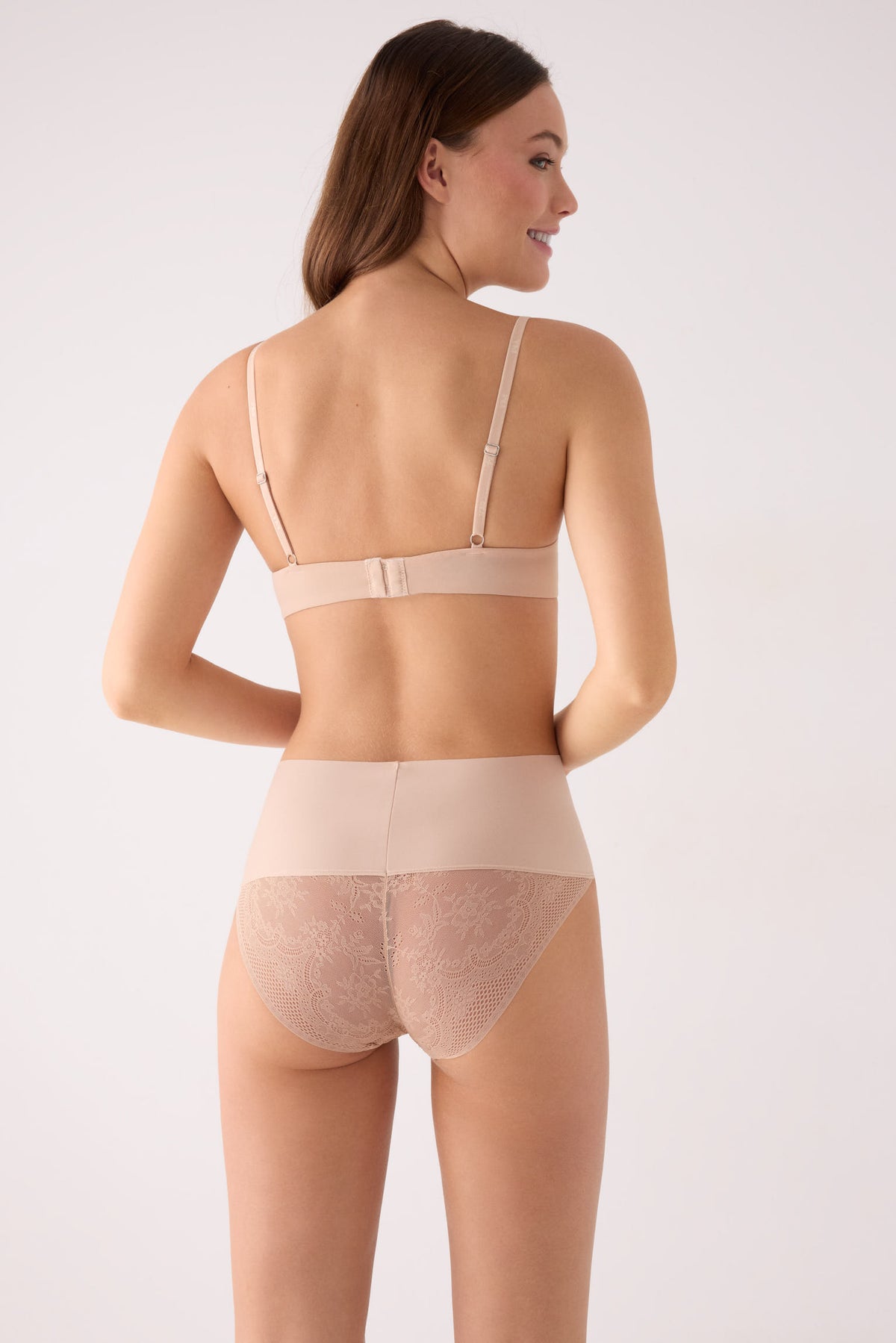 Culotte haute découpe laser nude