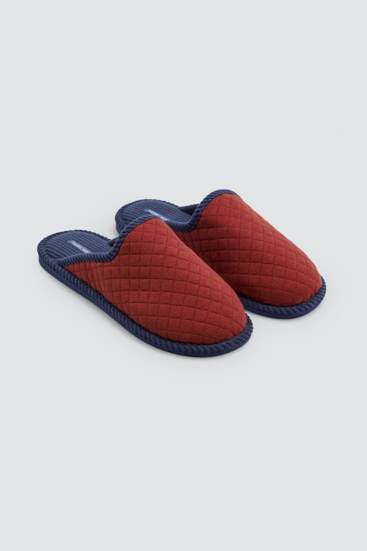 Chaussons homme matelassés bordeaux effet velours côtelé