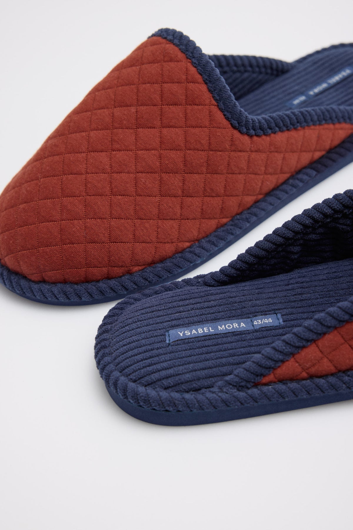 Chaussons homme matelassés bordeaux effet velours côtelé