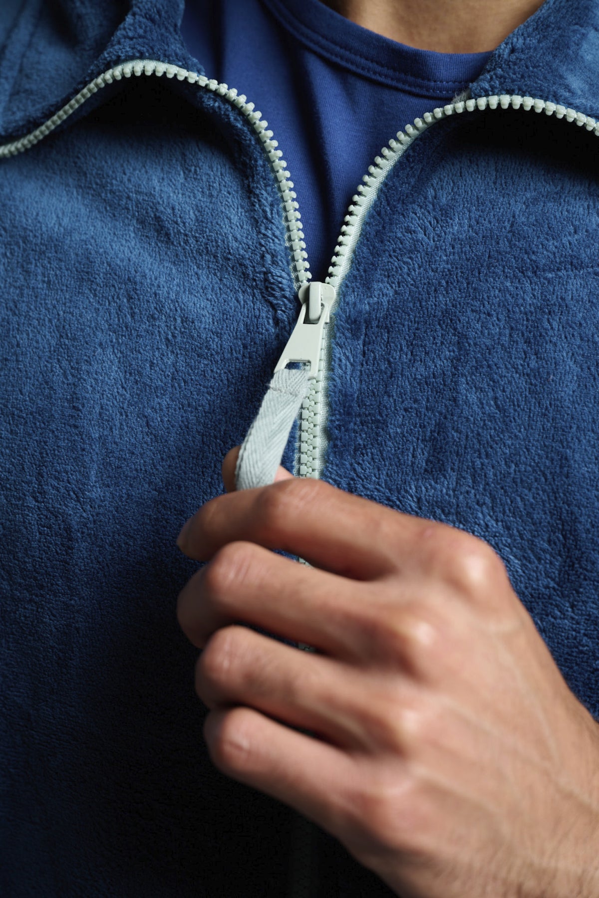 Peignoir court homme polaire corail bleu marine zip contrasté