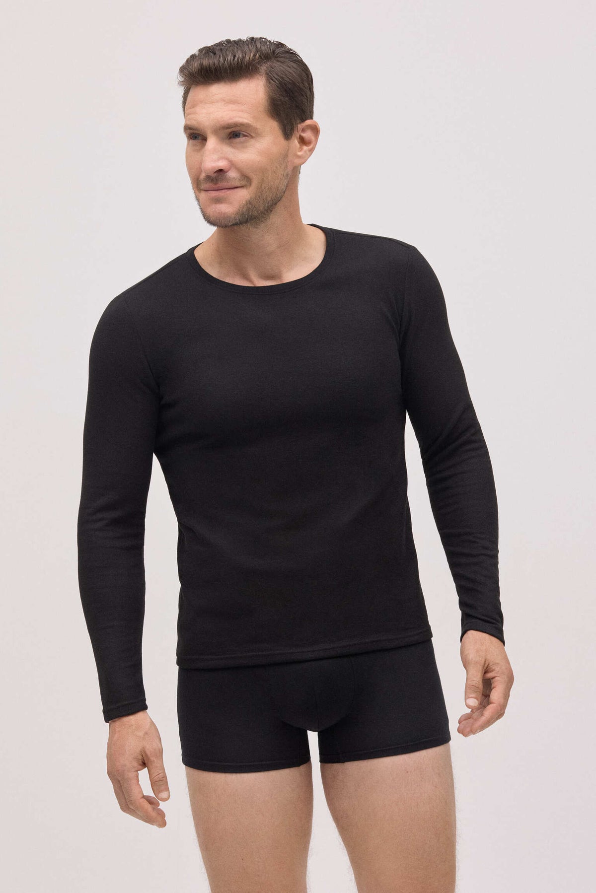 SUPER TÉRMICO Camiseta afelpada hombre negro - Ysabel Mora