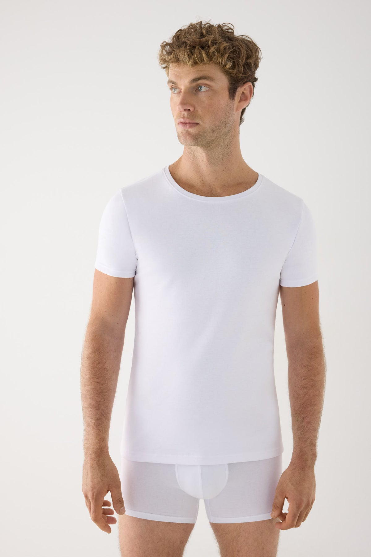 T-shirt thermique léger à manches courtes pour homme, en coton blanc.