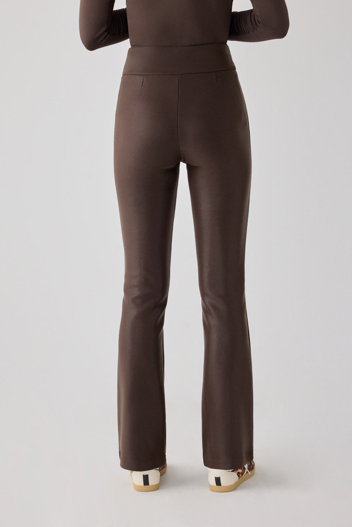 70466-dark-chocolate-leggings-mujer-termico-acampanados-efecto-piel-marron-chocolate