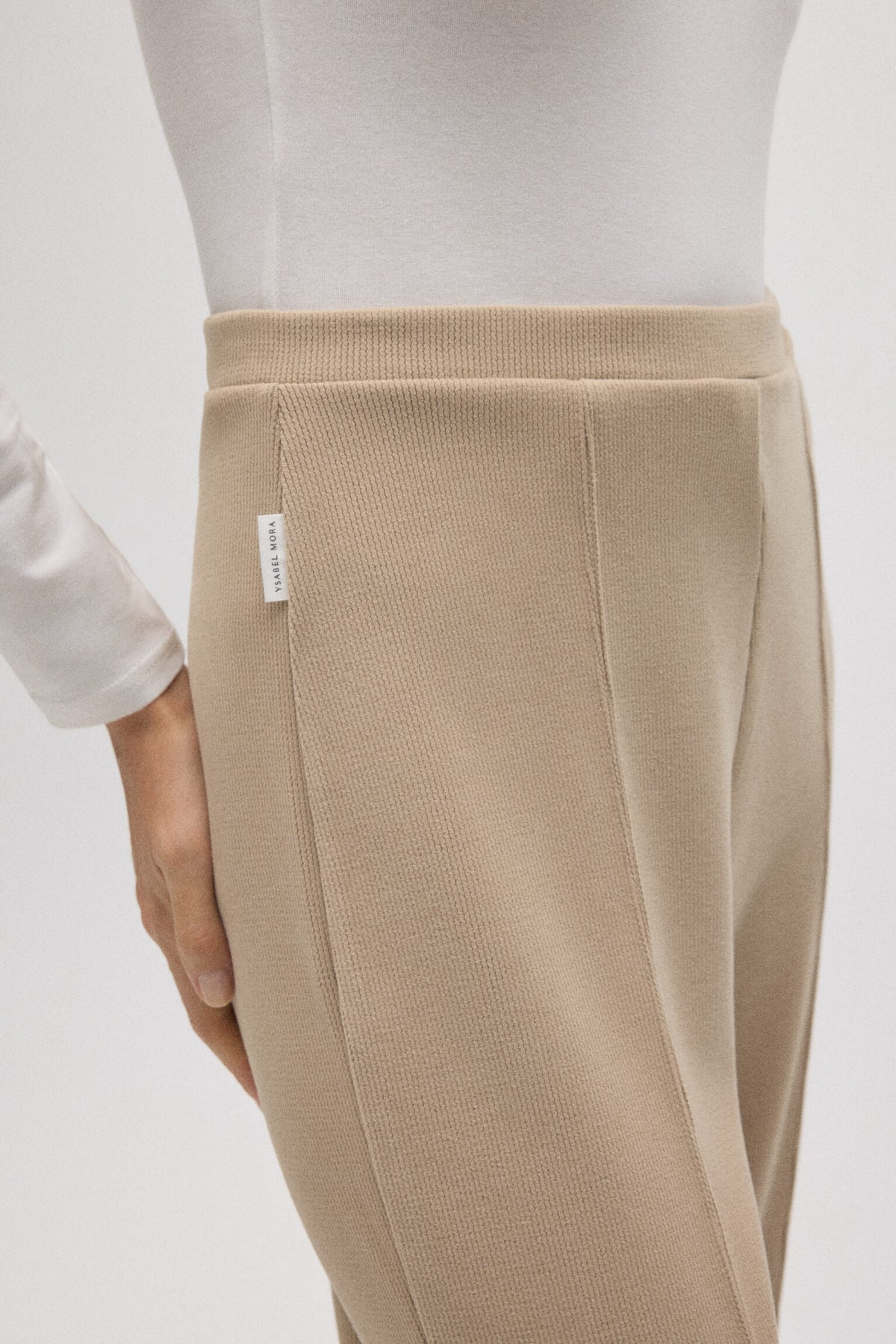 70684-3-pantalon-efecto-pana-beige