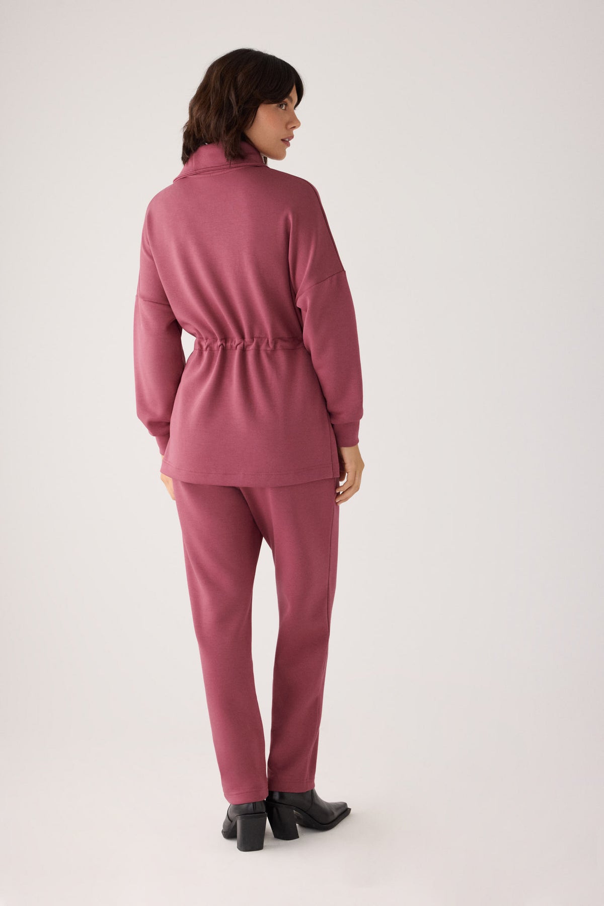 70741-nocturne-rose-jersey-comodo-afelpado-cremallera-cintura-ajustable-rosa
