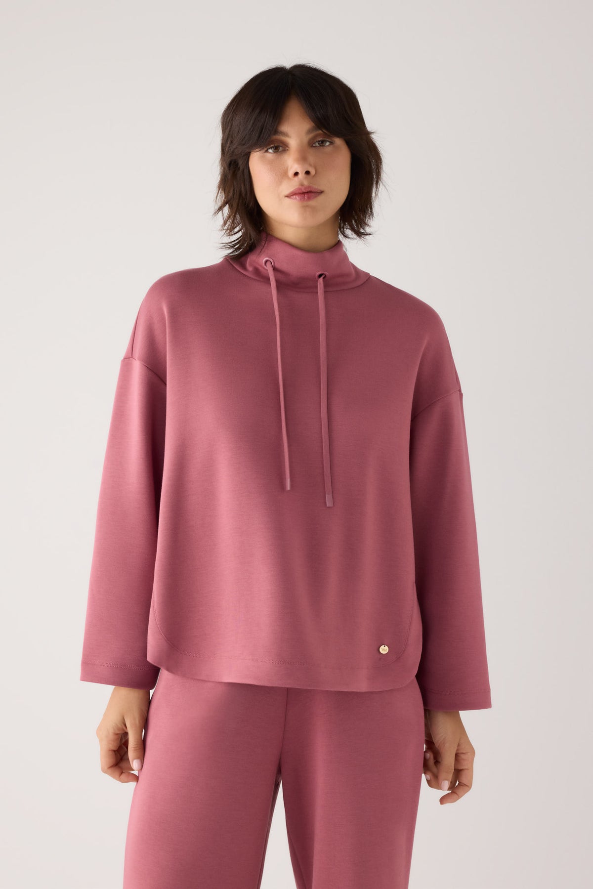 70753-nocturne-rose-jersey-comodo-afelpado-cuello-alto-cordones-rosa