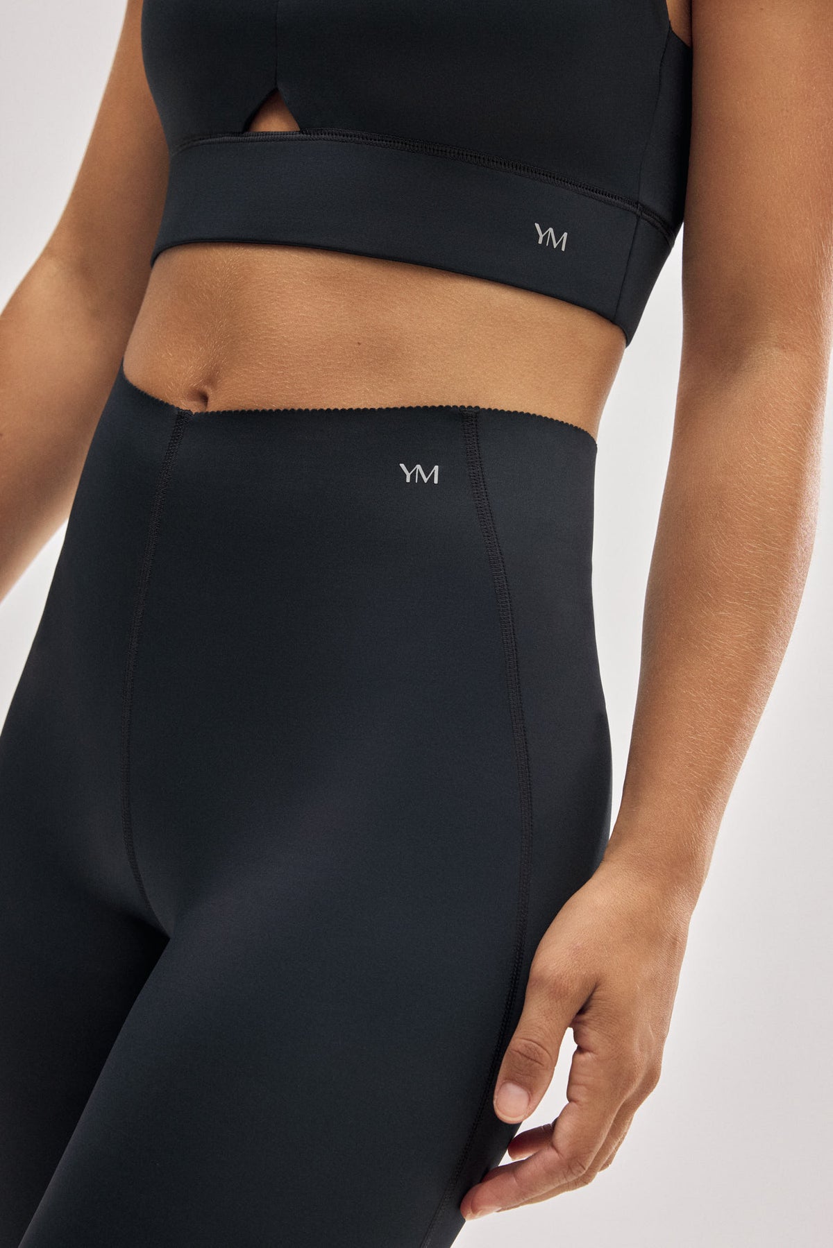 Conjunto deportivo compressive negro - Ysabel Mora