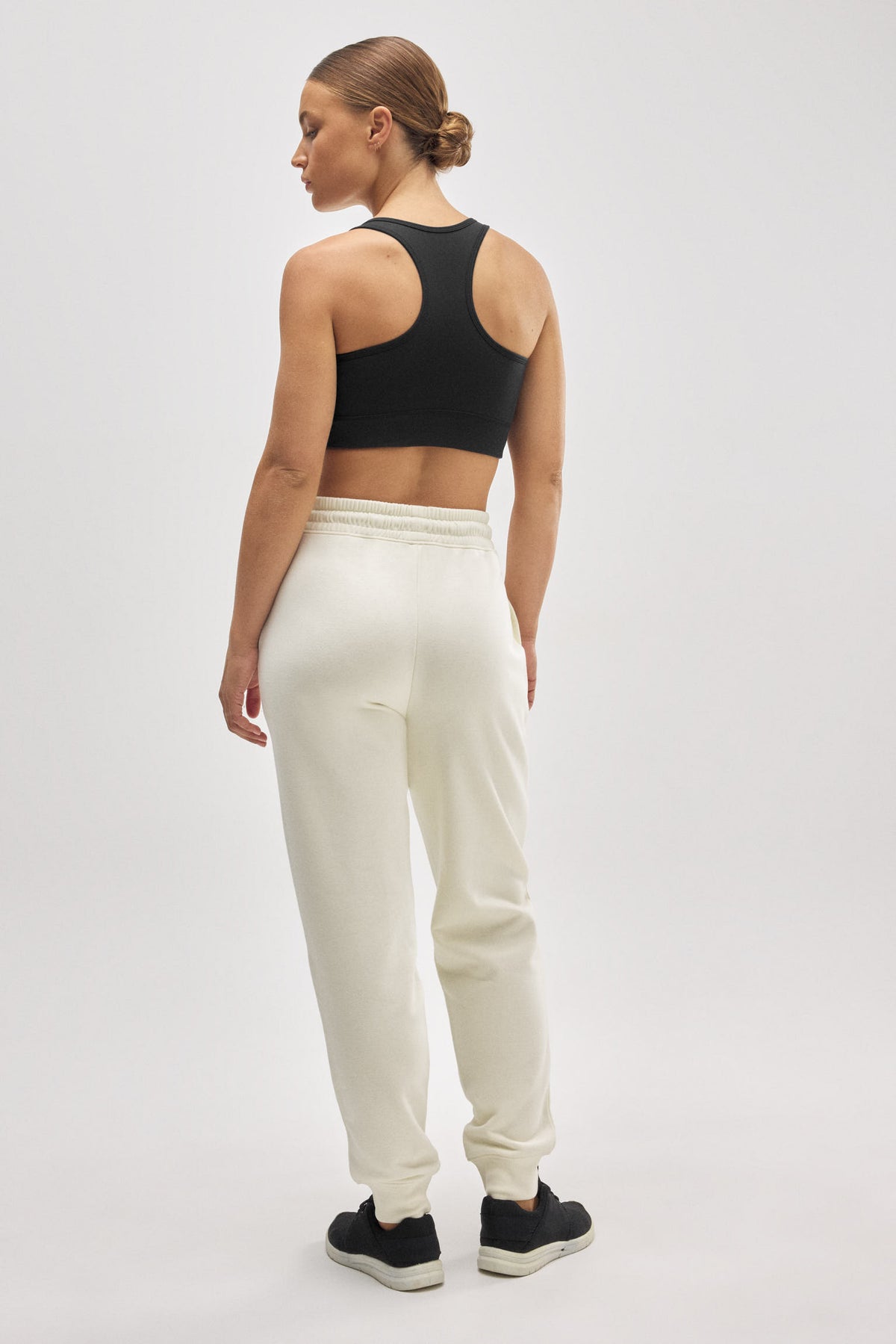 70943-2-pantalon-jogger-deportivo-afelpado-con-cintura-ajustable-marfil