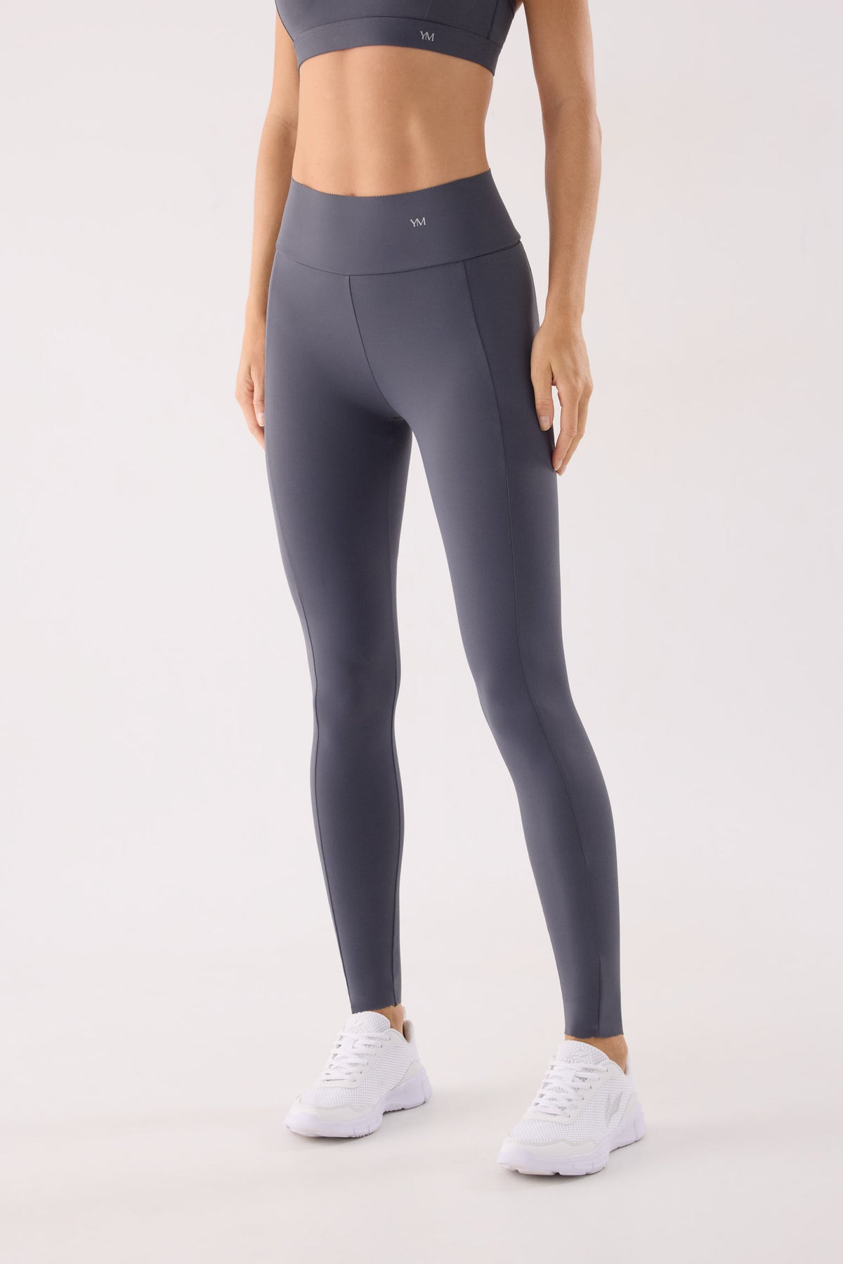 leggings deportivos compressive pitillo tiro alto compressive vista principal en look deportivo control abdominal cintura compresiva corte láser