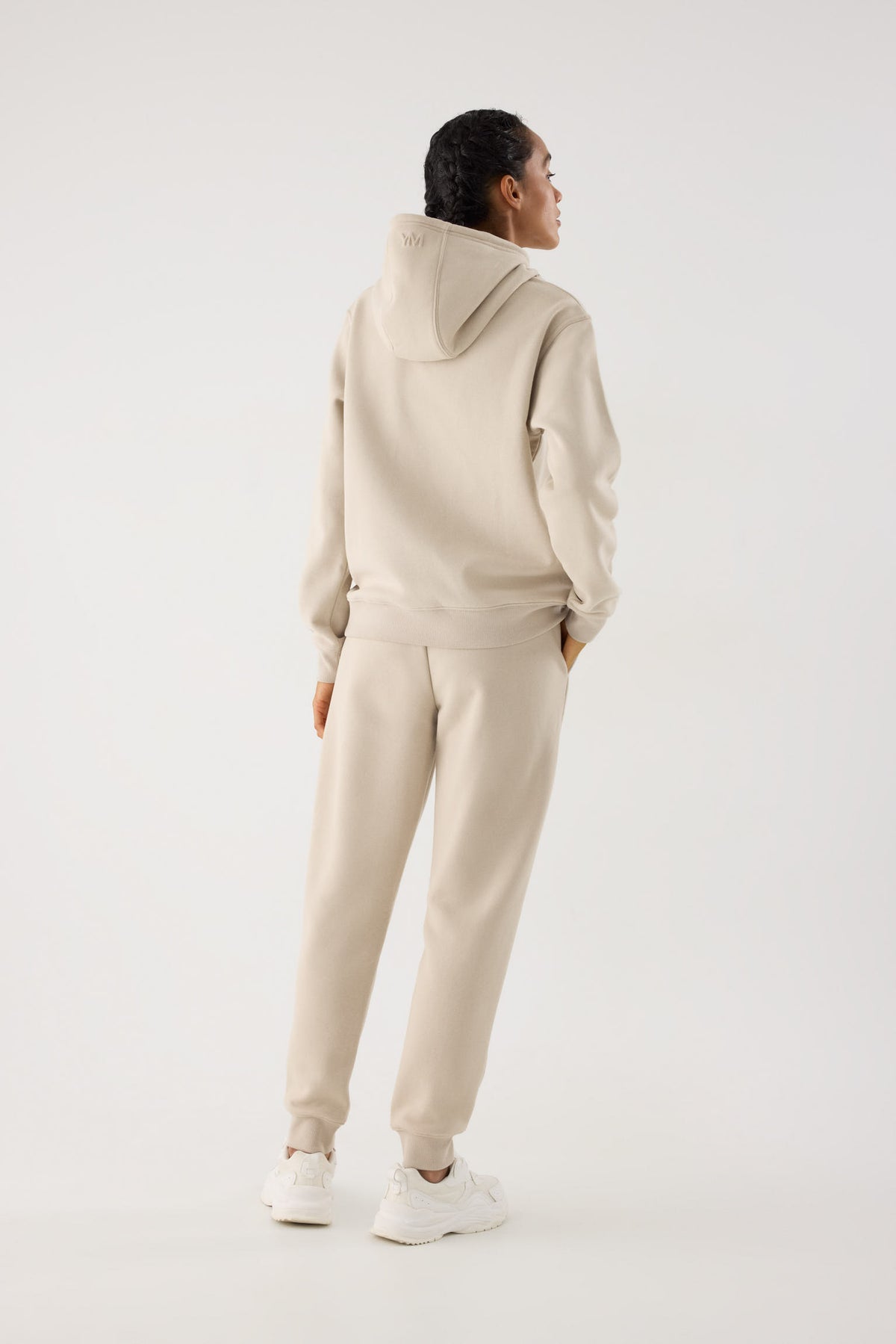sudadera deportiva con capucha Slowloom en stone detalle tejido acabado estilo relajado para looks comfy