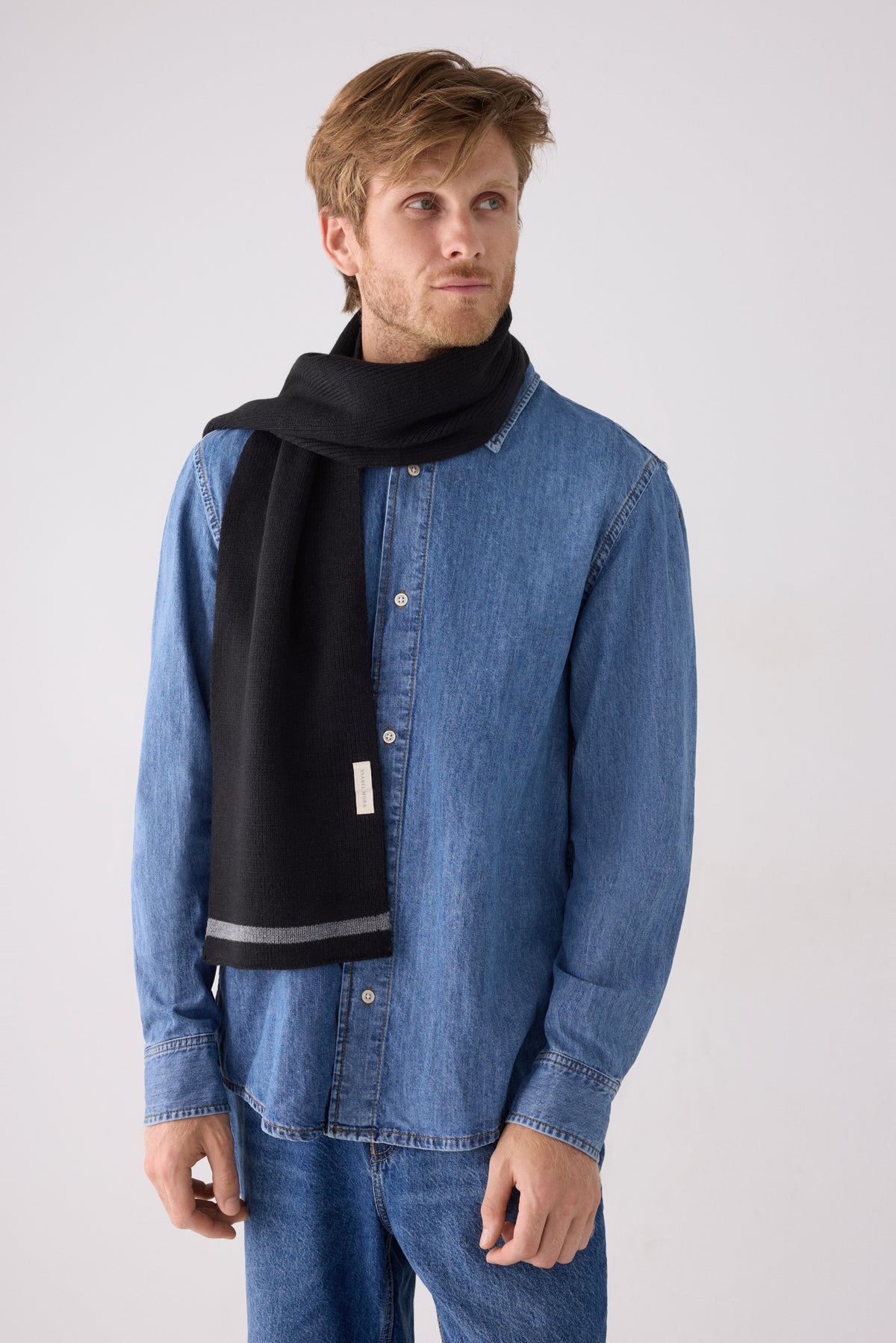 Écharpe homme en maille rayée noire